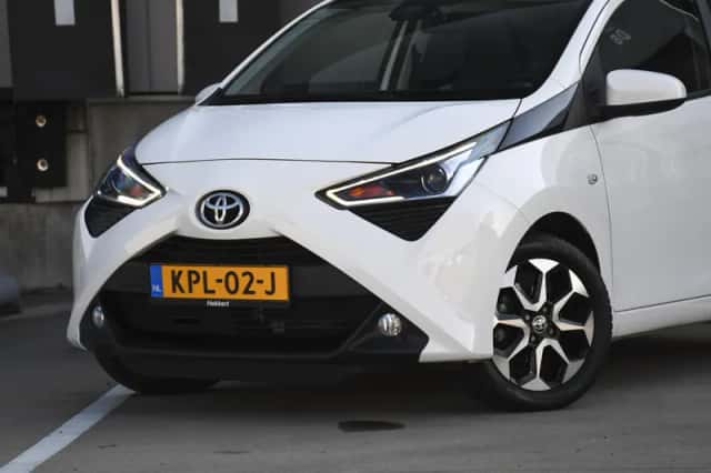 Toyota Aygo (2021) thumbnail 2