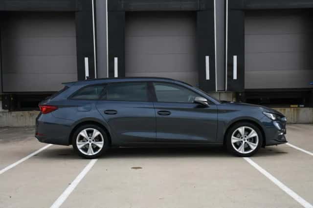 SEAT Leon (2022) thumbnail 4