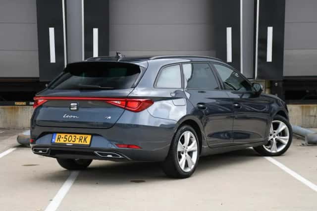 SEAT Leon (2022) thumbnail 5