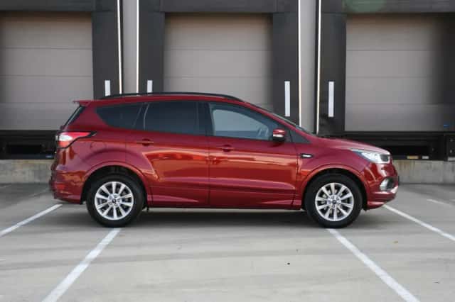 Ford Kuga (2018) thumbnail 4