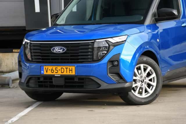 Ford Transit Courier (2024) thumbnail 2