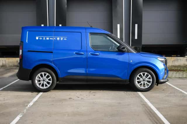 Ford Transit Courier (2024) thumbnail 4