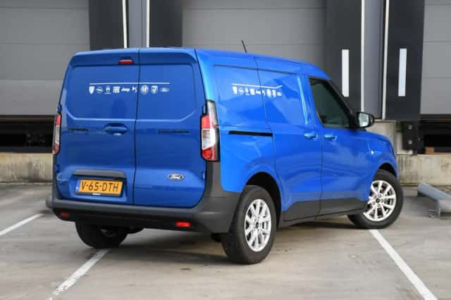 Ford Transit Courier (2024) thumbnail 5