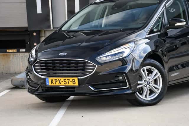 Ford S-Max (2023) thumbnail 2