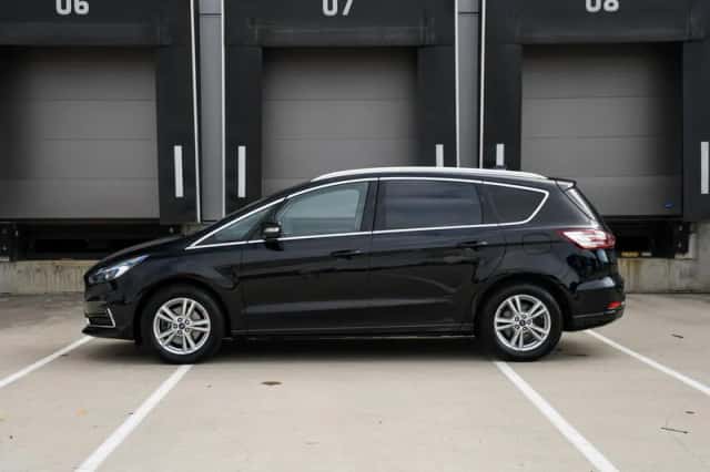 Ford S-Max (2023) thumbnail 3
