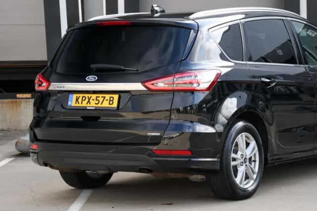 Ford S-Max (2023) thumbnail 6