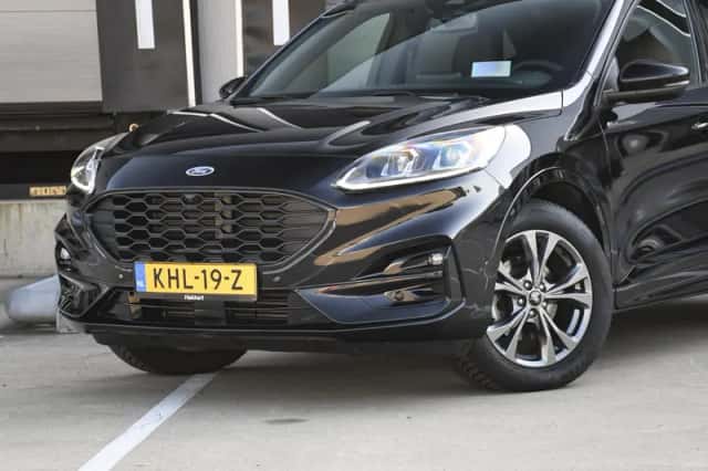 Ford Kuga (2024) thumbnail 2