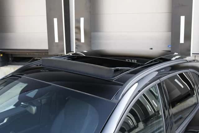 Ford Kuga (2024) thumbnail 3