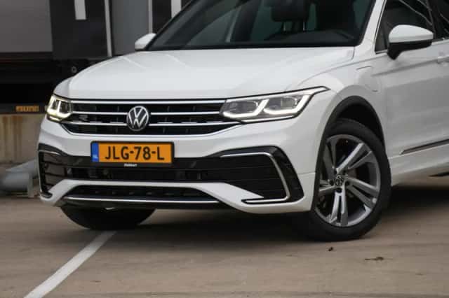 Volkswagen Tiguan (2023) thumbnail 2