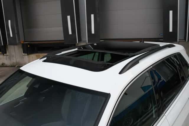 Volkswagen Tiguan (2023) thumbnail 3
