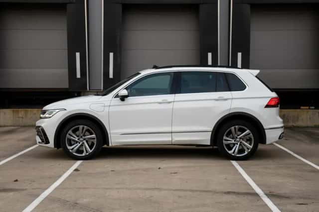 Volkswagen Tiguan (2023) thumbnail 4