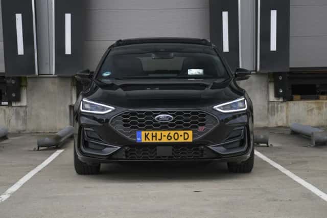Ford Focus (2024) thumbnail 3