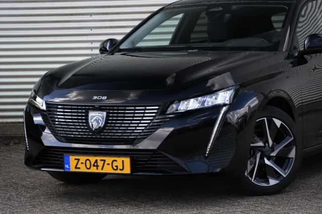 Peugeot 308 (2024) thumbnail 2