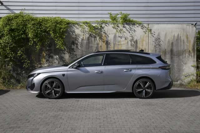Peugeot 308 (2023) thumbnail 4