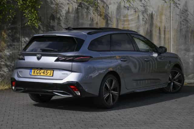 Peugeot 308 (2023) thumbnail 6