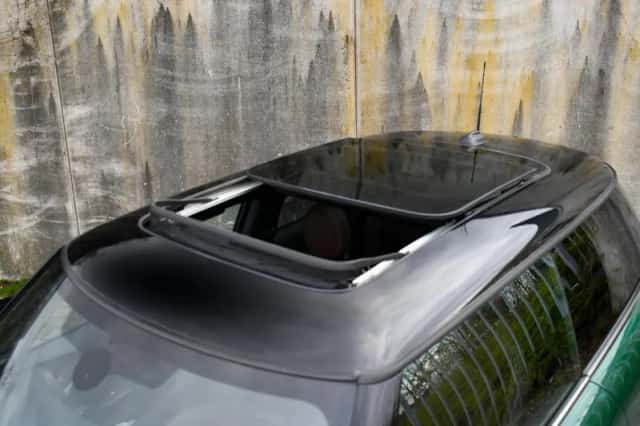 MINI Cooper (2019) thumbnail 3
