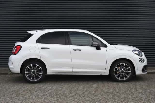 Fiat 500X (2020) thumbnail 4