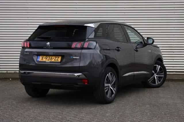 Peugeot 3008 (2024) thumbnail 4