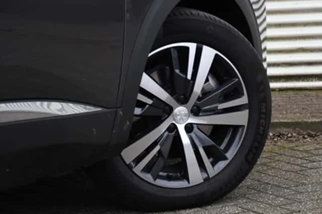 Peugeot 3008 (2024) thumbnail 6