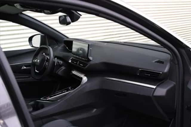 Peugeot 3008 (2024) thumbnail 8
