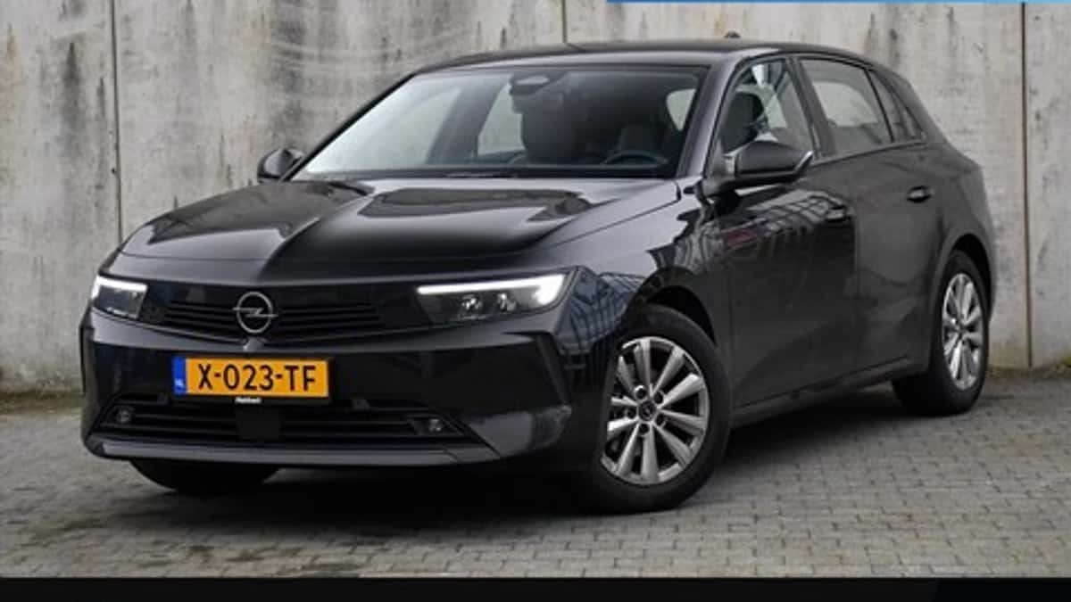Opel Astra (2024) — foto 1