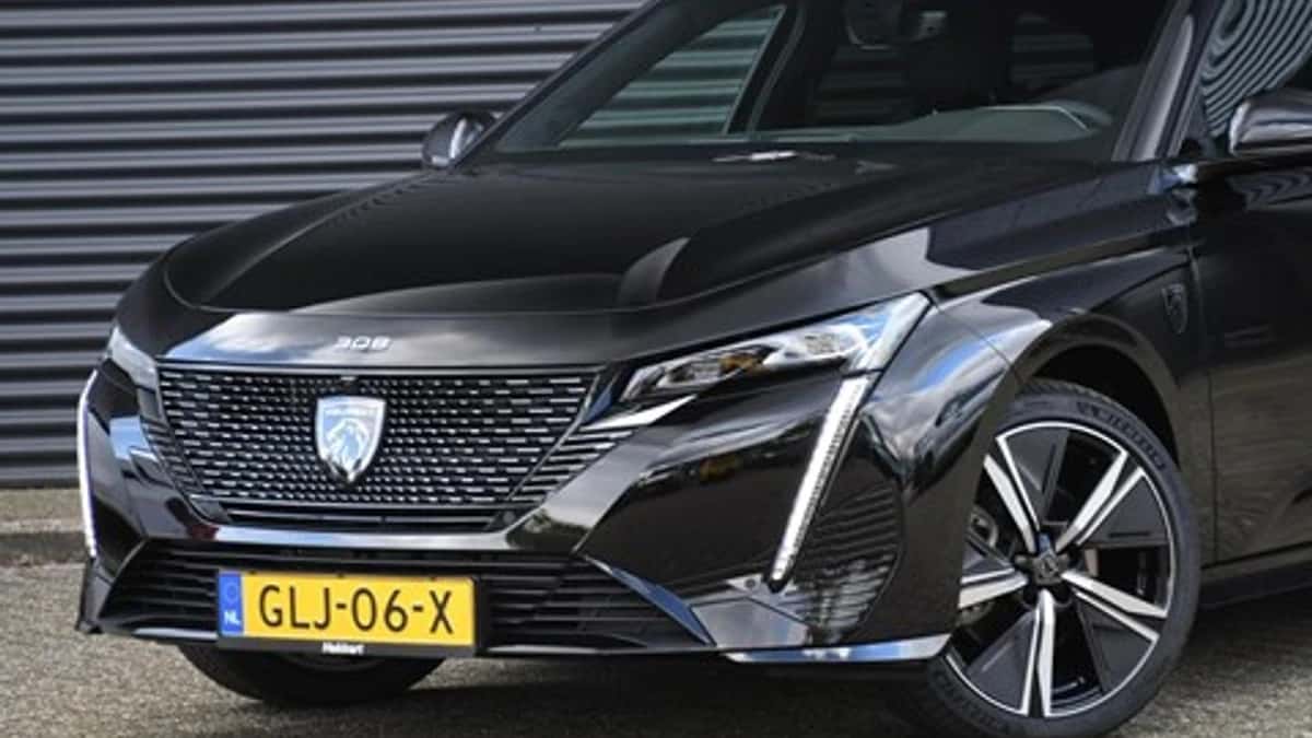 Peugeot 308 (2024) — foto 1