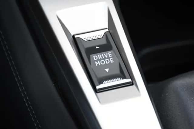 Peugeot 308 (2024) thumbnail 24