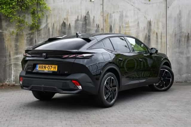 Peugeot 408 (2025) thumbnail 5