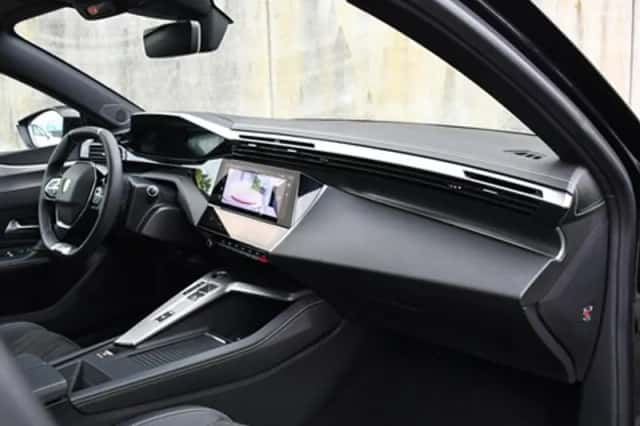 Peugeot 408 (2025) thumbnail 8