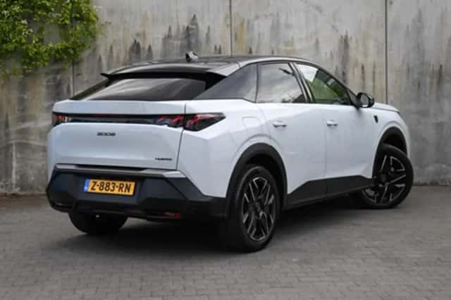 Peugeot 3008 (2024) thumbnail 5