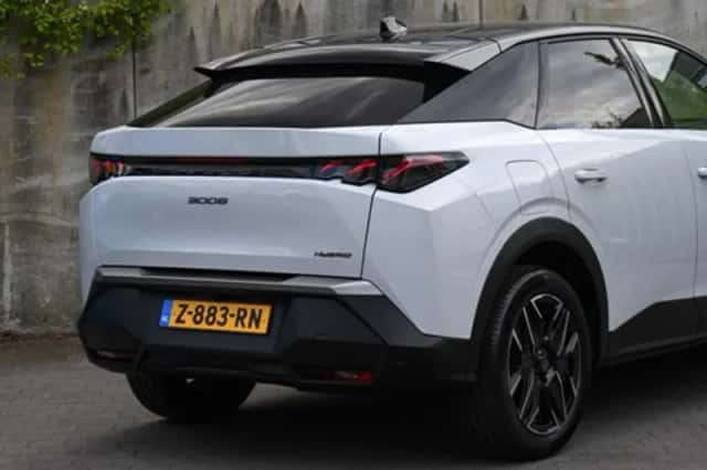 Peugeot 3008 (2024) thumbnail 6