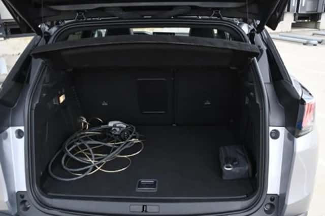 Peugeot 3008 (2023) thumbnail 14