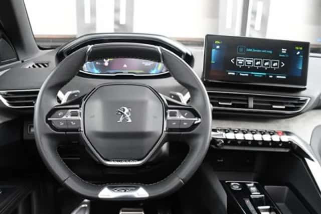 Peugeot 3008 (2023) thumbnail 17