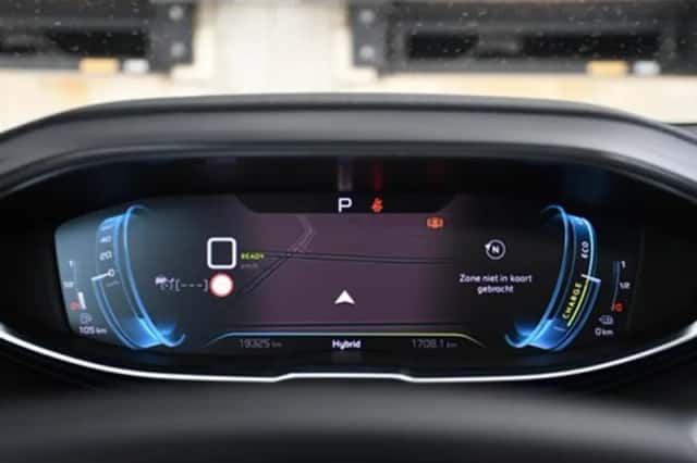 Peugeot 3008 (2023) thumbnail 18
