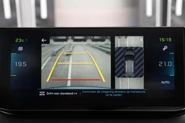 Peugeot 3008 (2023) thumbnail 23
