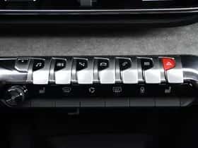 Peugeot 3008 (2023) thumbnail 25