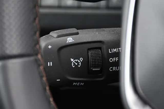 Peugeot 3008 (2023) thumbnail 31