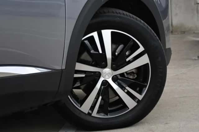 Peugeot 3008 (2023) thumbnail 7