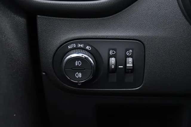 Opel Crossland (2022) thumbnail 26