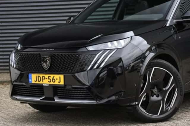 Peugeot 3008 (2025) thumbnail 1