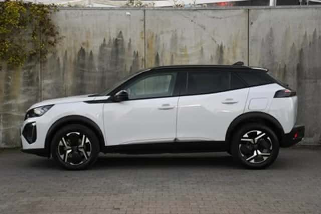 Peugeot 2008 (2024) thumbnail 3