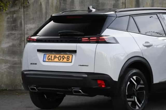 Peugeot 2008 (2024) thumbnail 6