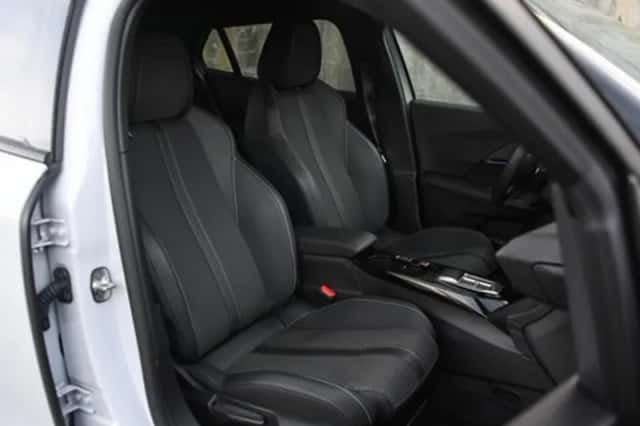 Peugeot 2008 (2024) thumbnail 9