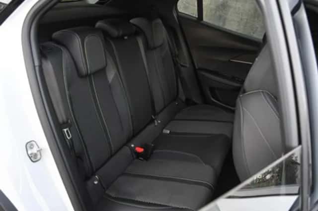 Peugeot 2008 (2024) thumbnail 10