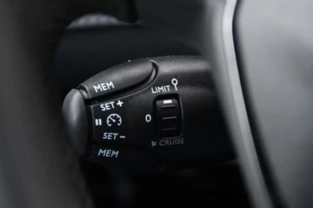 Peugeot 208 (2024) thumbnail 30