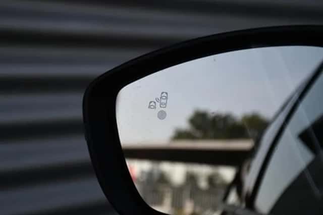 Peugeot 208 (2024) thumbnail 7