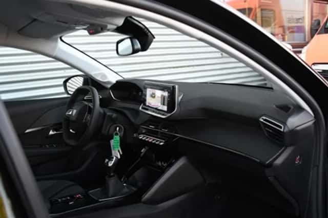 Peugeot 208 (2024) thumbnail 9