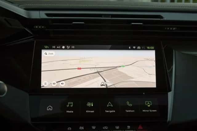 Peugeot 408 (2024) thumbnail 18