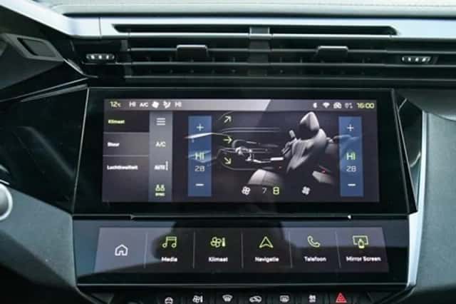 Peugeot 408 (2024) thumbnail 21