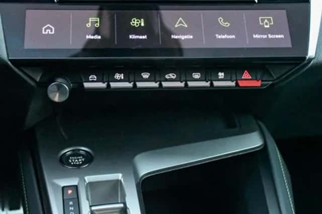 Peugeot 408 (2024) thumbnail 24